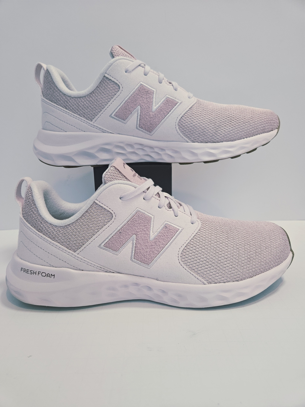 New Balance Fresh Foam Arishi v4 Women's Running Shoes - Size 10.5 - Excellent!